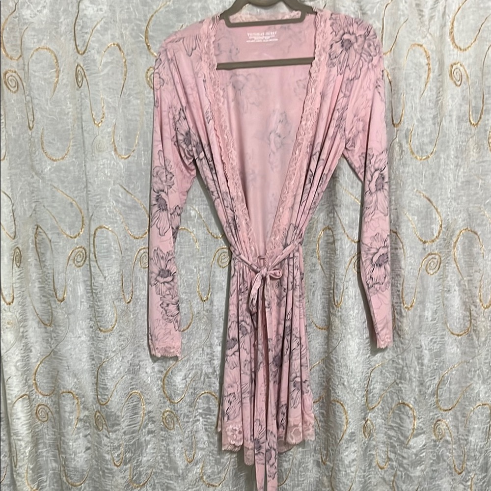 🌾Victoria's Secret Pink Lace Robe